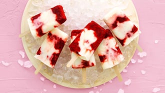 Popsicles alle fragole e al rabarbaro