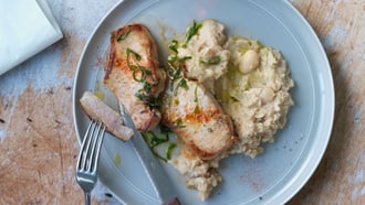 Escalope de porc avec écrasée de haricots de Soissons