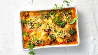 Veganer Gnocchi-Broccoli-Auflauf