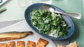 Sesam-Spinat mit Räucherfisch