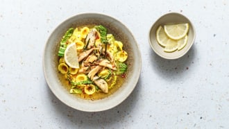 Hühnersuppe mit Zitrone und Orecchiette