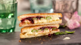 Camembert-Spargel-Toast
