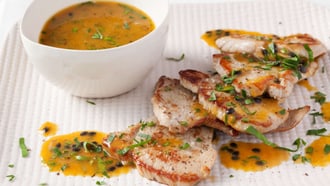 Escalope de veau avec sauce aux fruits de la passion