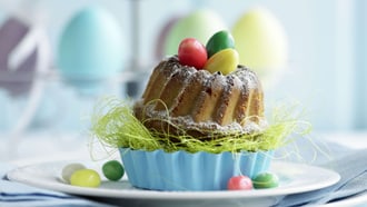 Mini-Gugelhopf mit Apfel und Mandeln