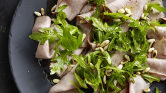 Arrosto di vitello con salsa all’aceto di vino rosso
