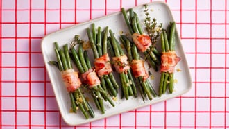 Bohnen im Speckmantel
