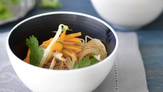 Salade tiède de vermicelles chinois
