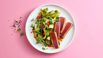Tuna Tataki mit Gurke