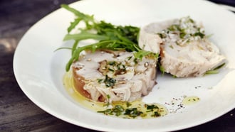 Aspic de cochon de lait avec vinaigrette