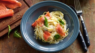 Spaghetti mit Spinat, Lachs und Frischkäse