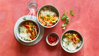 Poêlée de légumes et de poulet à l'asiatique