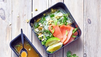 Vermicelles chinois au saumon et au wasabi