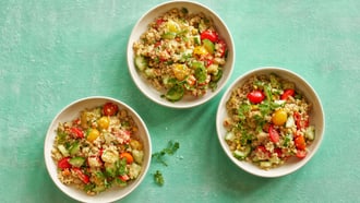 Insalata di quinoa alle erbe aromatiche
