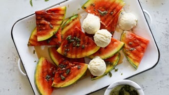 Pastèque grillée avec sucre à la menthe