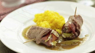 Paupiettes de sanglier avec sauce à la grappa