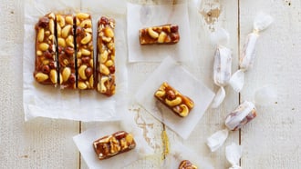 Caramel-Toffees mit Nüssen
