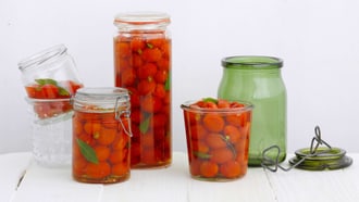 Conserva di pomodori al peperoncino