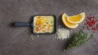 Raclette avec topping au panko et à l'orange
