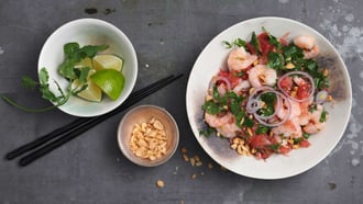 Vietnamesischer Crevettensalat mit Pomelo
