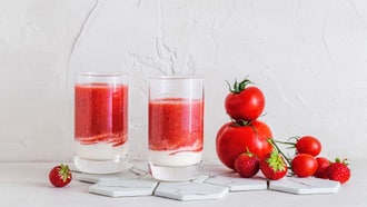 Smoothie fragola-pomodoro allo skyr