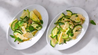 Insalata di zucchine al parmigiano