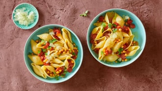 Pasta mit Tomaten und Kichererbsen