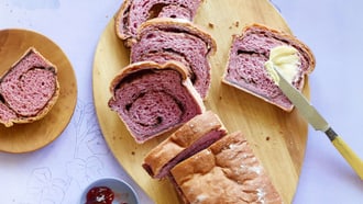 Süsskartoffelbrot mit Zimtfüllung