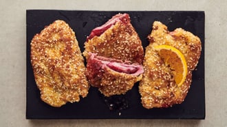 Cordon bleu mit Randen und Ziegenkäse