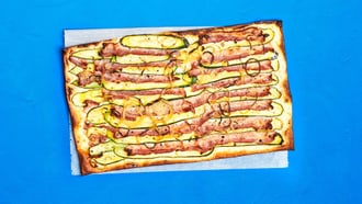 Zucchetti-Tarte mit Speck