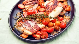 Speck-Zander mit Tomaten