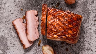Krustenbraten mit Wacholder und Honig