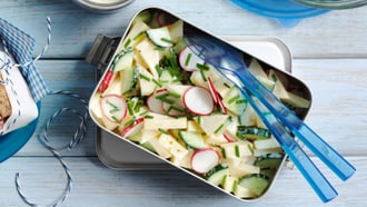 Insalata di cetriolo e formaggio