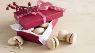 Macarons mit Orangen-Schokolade- und Vanillefüllung