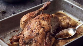 Wacholder-Poulet mit Marroni-Füllung