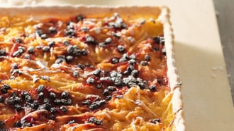 Torta di mele e bacche di sambuco