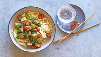 Filets de lapin et épinards au wok