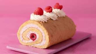 Gâteau roulé aux framboises