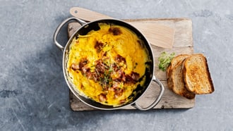 Oeufs brouillés au lard-image