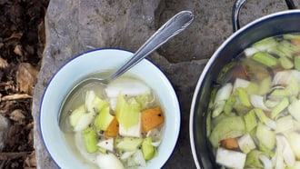 Zuppa di verdura e pesce