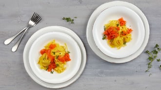 Fettuccine al tartufo con striscioline di salmone