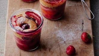 Gratin di frutta in vasetto