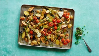 Patate al forno con pomodori