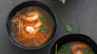 Zitronensüppchen mit Crevetten