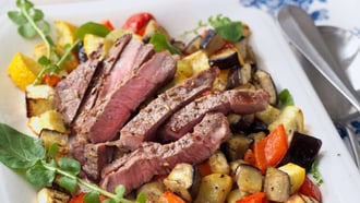 Tagliata de bœuf sur légumes d’été
