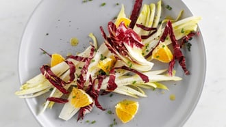 Insalata d'indivia belga alle arance