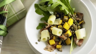 Linsensalat mit Speck und Sbrinzrollen