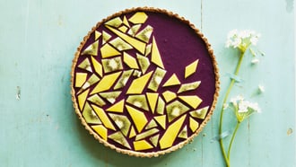 Tarte aux myrtilles avec mangue et kiwi