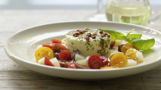 Flan de chou-rave avec salade de tomates
