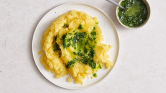 Purea di patate con olio alle erbe