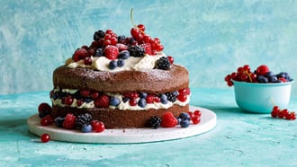 Naked-Cake mit Beeren
